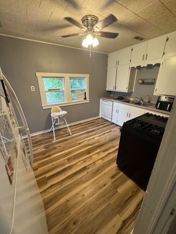 320 W Marshfield Street, Hartville, MO 65667