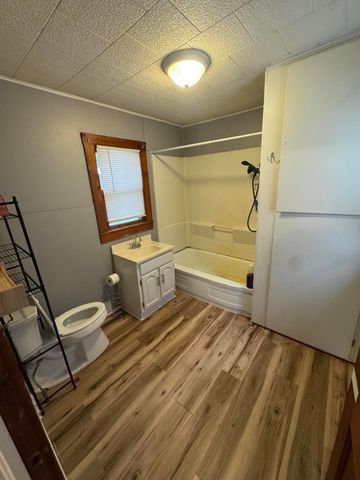 320 W Marshfield Street, Hartville, MO 65667