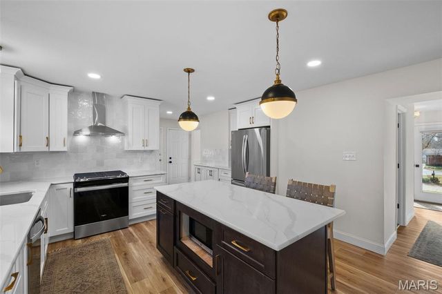 14121 Parliament Drive, Chesterfield, MO 63017