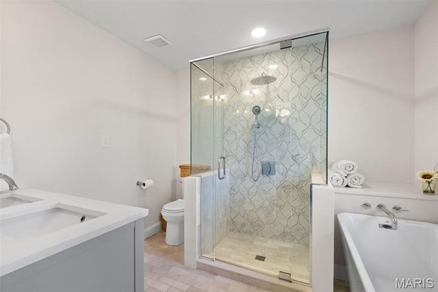 14121 Parliament Drive, Chesterfield, MO 63017