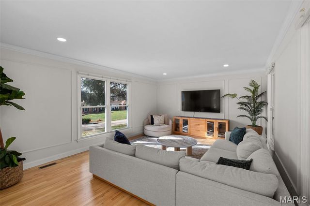 14121 Parliament Drive, Chesterfield, MO 63017