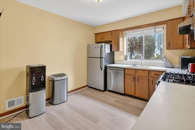 2312 OLD STONE MILL, East Windsor, NJ 08512