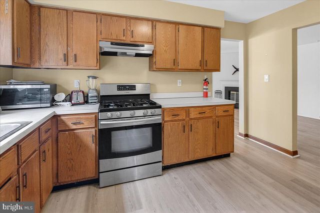 2312 OLD STONE MILL, East Windsor, NJ 08512