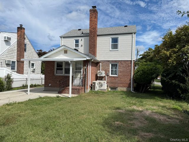 375 Latham Road, Mineola, NY 11501