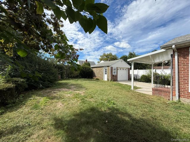 375 Latham Road, Mineola, NY 11501