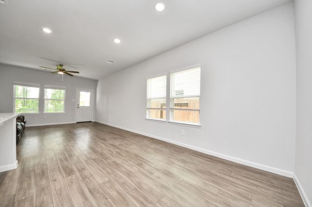 68 Valiant Ridge Trail, Magnolia, TX 77354