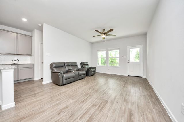 68 Valiant Ridge Trail, Magnolia, TX 77354
