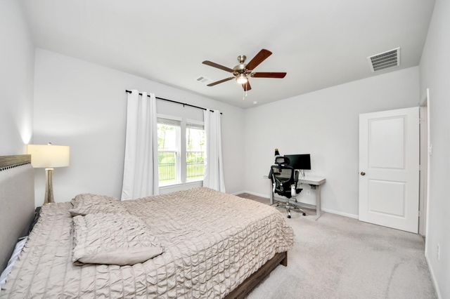 68 Valiant Ridge Trail, Magnolia, TX 77354