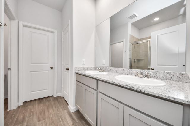 68 Valiant Ridge Trail, Magnolia, TX 77354