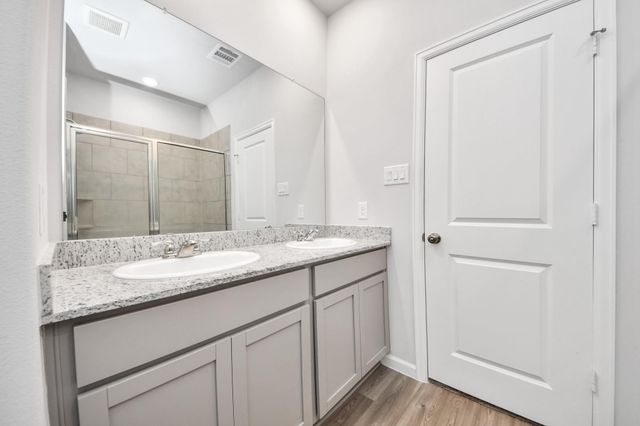 68 Valiant Ridge Trail, Magnolia, TX 77354