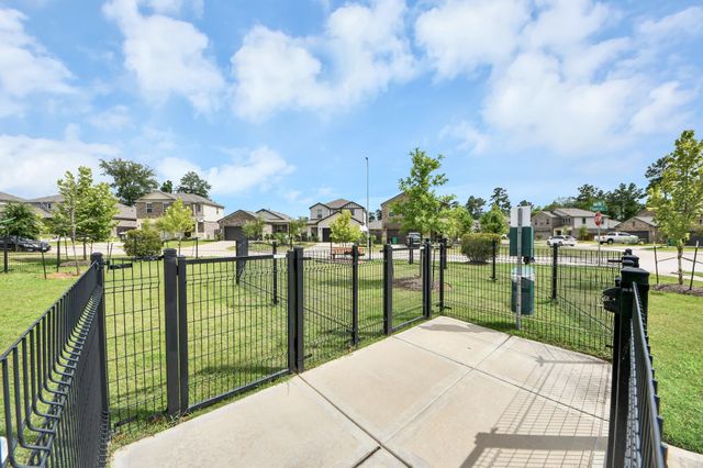 68 Valiant Ridge Trail, Magnolia, TX 77354