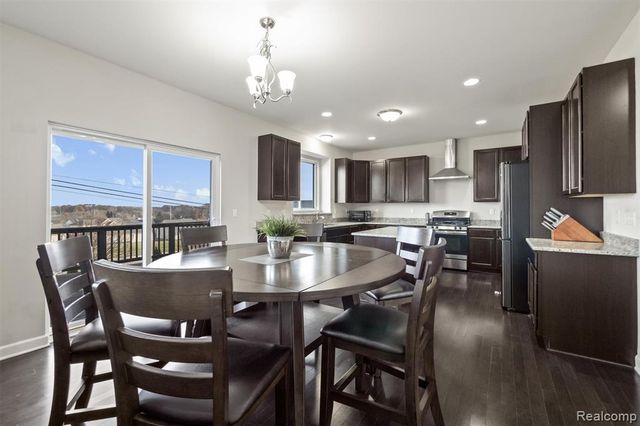 4882 E Stonegate Circle, Lake Orion, MI 48359