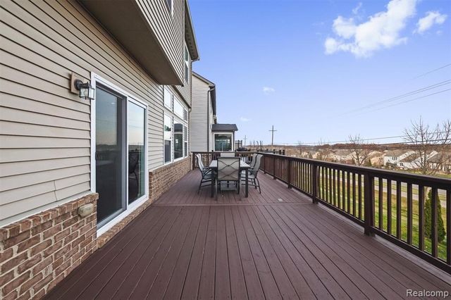 4882 E Stonegate Circle, Lake Orion, MI 48359