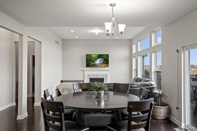 4882 E Stonegate Circle, Lake Orion, MI 48359