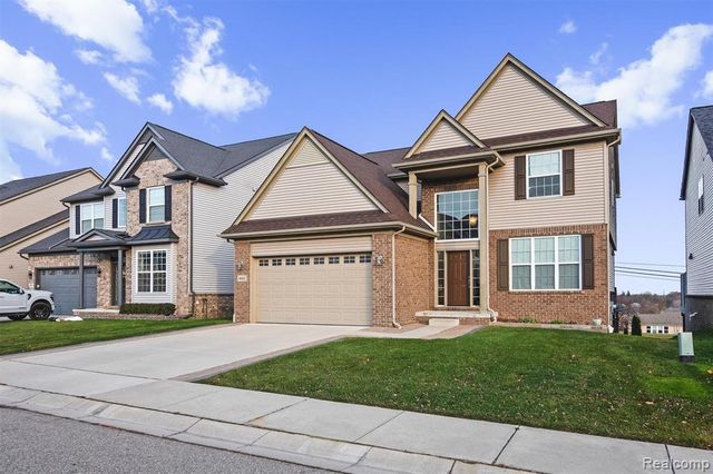 4882 E Stonegate Circle, Lake Orion, MI 48359