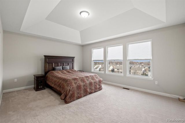 4882 E Stonegate Circle, Lake Orion, MI 48359