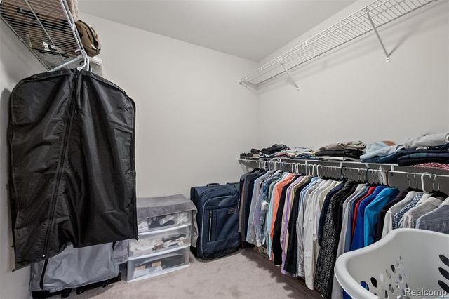 4882 E Stonegate Circle, Lake Orion, MI 48359