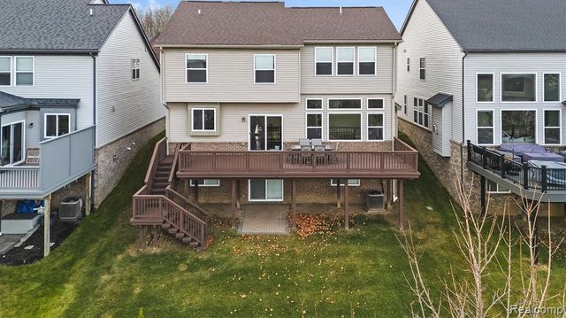 4882 E Stonegate Circle, Lake Orion, MI 48359