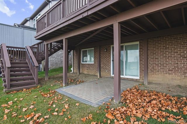 4882 E Stonegate Circle, Lake Orion, MI 48359