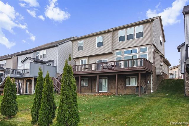 4882 E Stonegate Circle, Lake Orion, MI 48359