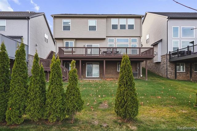 4882 E Stonegate Circle, Lake Orion, MI 48359