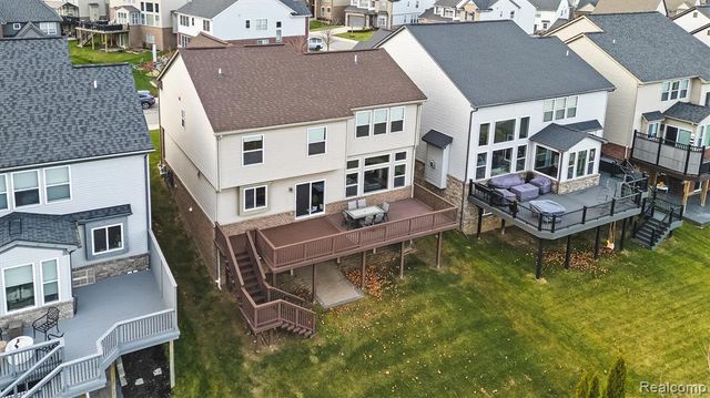 4882 E Stonegate Circle, Lake Orion, MI 48359