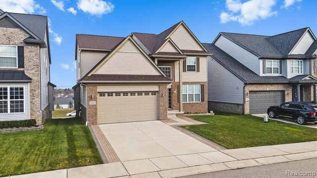 4882 E Stonegate Circle, Lake Orion, MI 48359