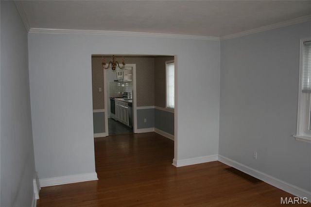 8637 Litzsinger Road, Brentwood, MO 63144