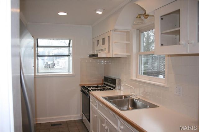 8637 Litzsinger Road, Brentwood, MO 63144