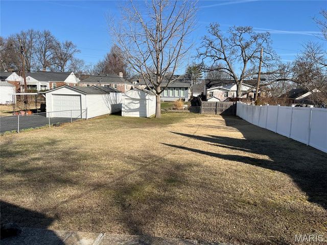 8637 Litzsinger Road, Brentwood, MO 63144