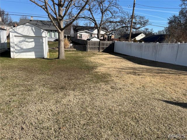 8637 Litzsinger Road, Brentwood, MO 63144