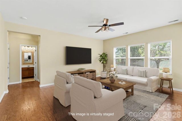 6814 Barefoot Forest Drive, Charlotte, NC 28269