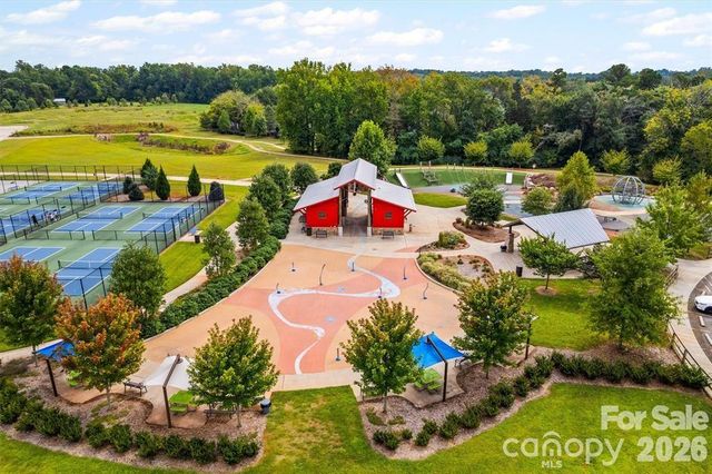 6814 Barefoot Forest Drive, Charlotte, NC 28269