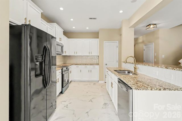 6814 Barefoot Forest Drive, Charlotte, NC 28269
