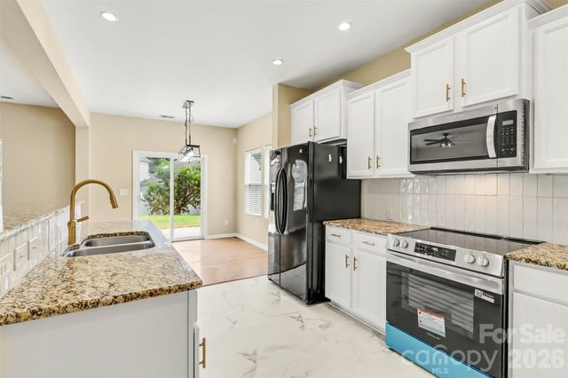 6814 Barefoot Forest Drive, Charlotte, NC 28269