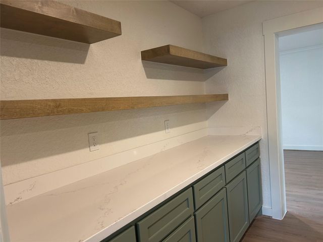 923 W 9th Street, Freeport, TX 77541