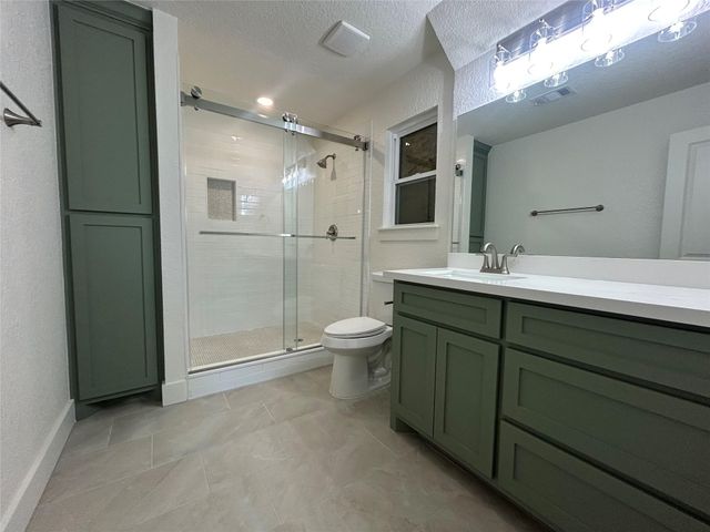 923 W 9th Street, Freeport, TX 77541