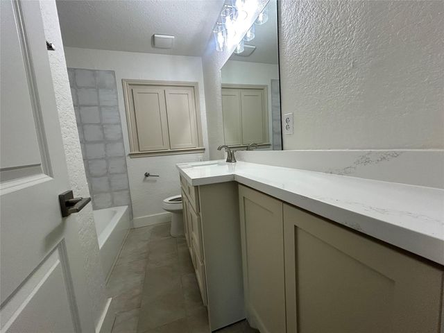 923 W 9th Street, Freeport, TX 77541