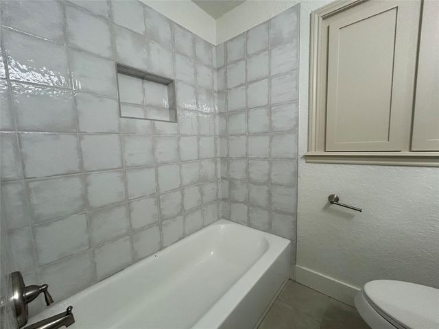 923 W 9th Street, Freeport, TX 77541