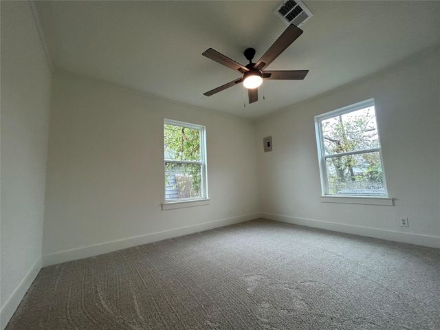 923 W 9th Street, Freeport, TX 77541