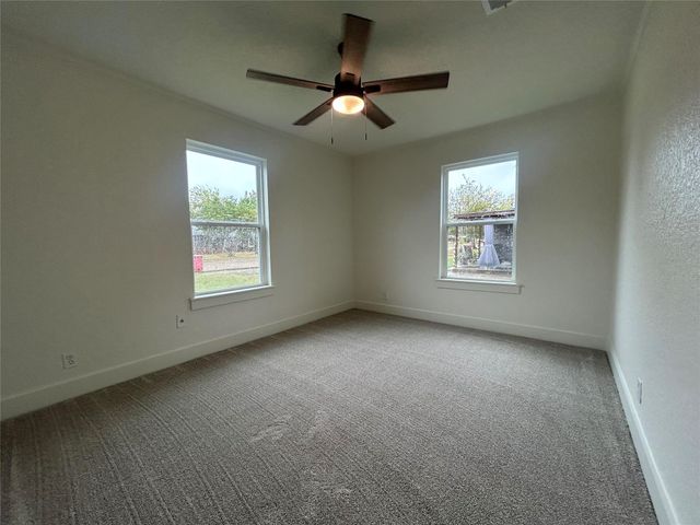 923 W 9th Street, Freeport, TX 77541