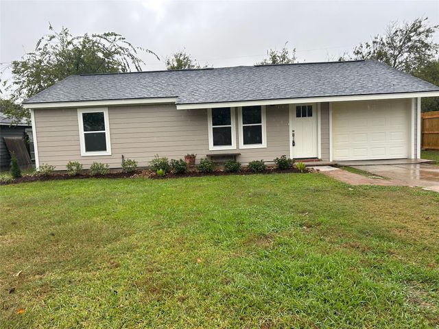 923 W 9th Street, Freeport, TX 77541