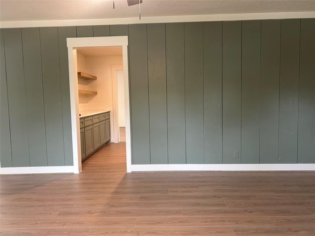 923 W 9th Street, Freeport, TX 77541