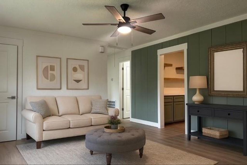 923 W 9th Street, Freeport, TX 77541