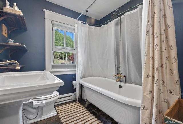 6 Autumn Lane, Amenia, NY 12501
