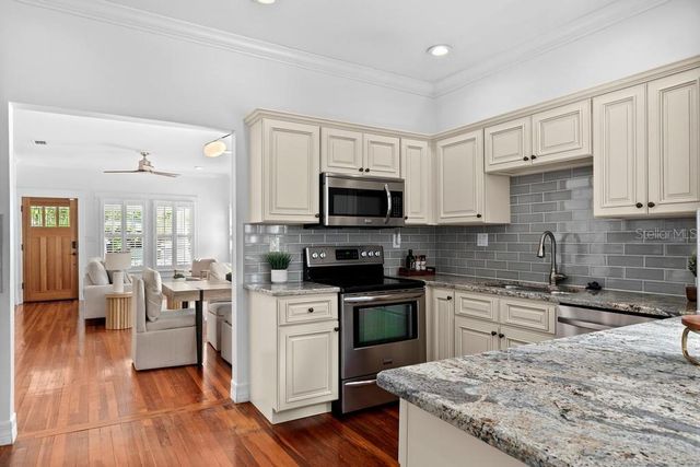 506 E LAMBRIGHT STREET, Tampa, FL 33604