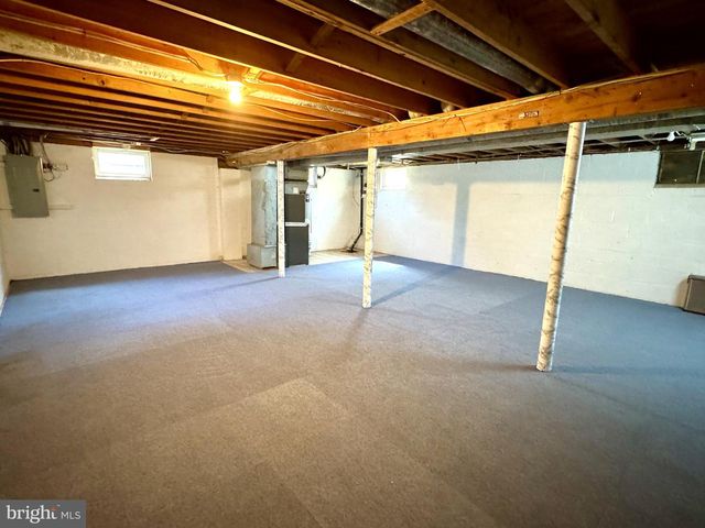 1717 RED OAK RD, Williamstown, NJ 08094