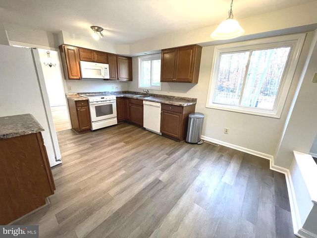 1717 RED OAK RD, Williamstown, NJ 08094