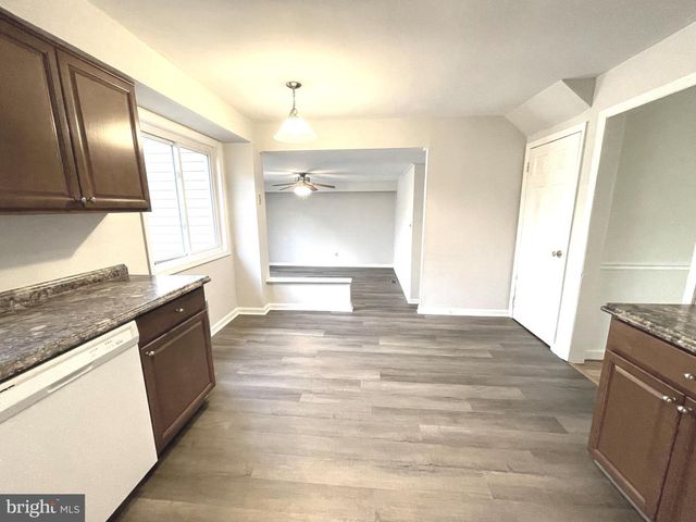 1717 RED OAK RD, Williamstown, NJ 08094