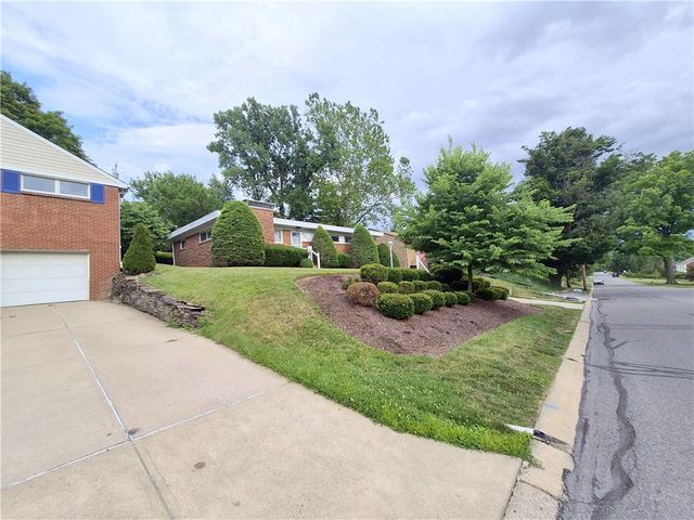 1247 Lakemont Drive, Mt Lebanon, PA 15243